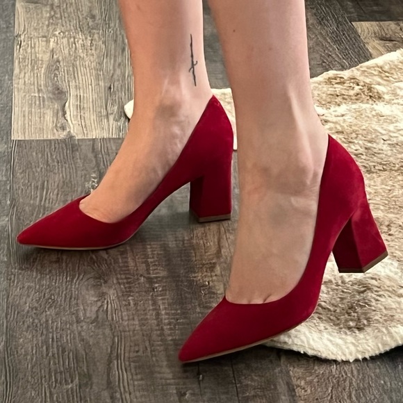 Marc Fisher Zala Red Suede Block Heel 6.5 - Picture 9 of 9